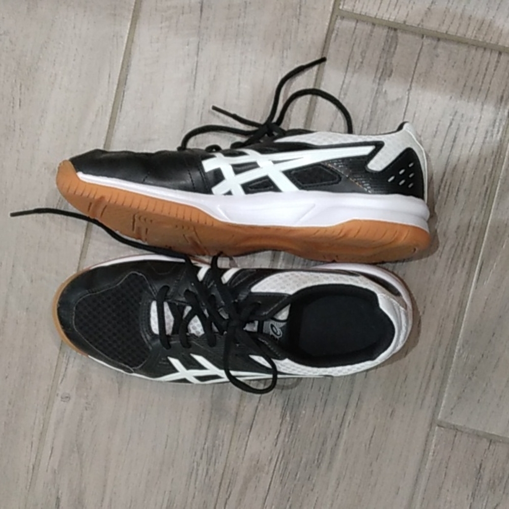 Asics volleyball shoes